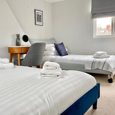 Woodvale Villa York Bagian luar foto