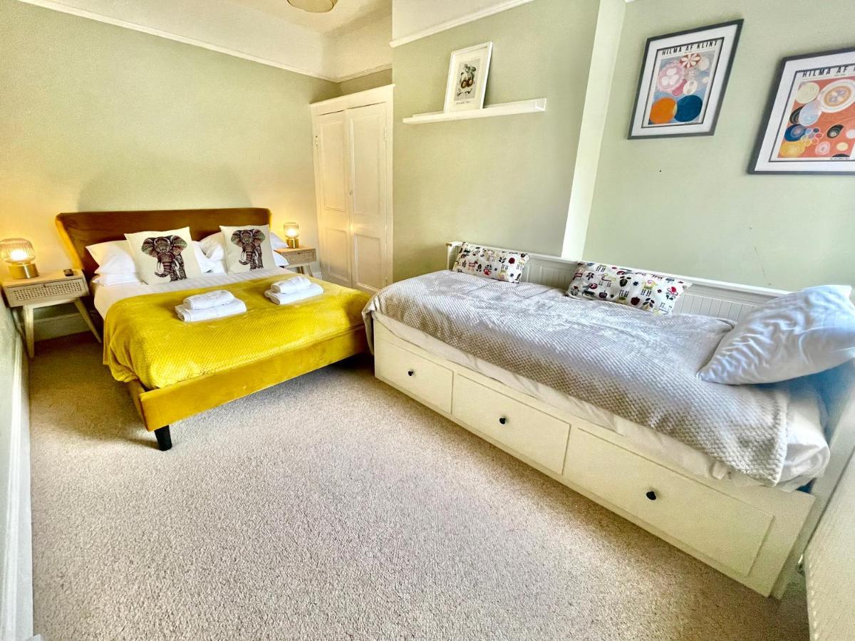 Woodvale Villa York Bagian luar foto