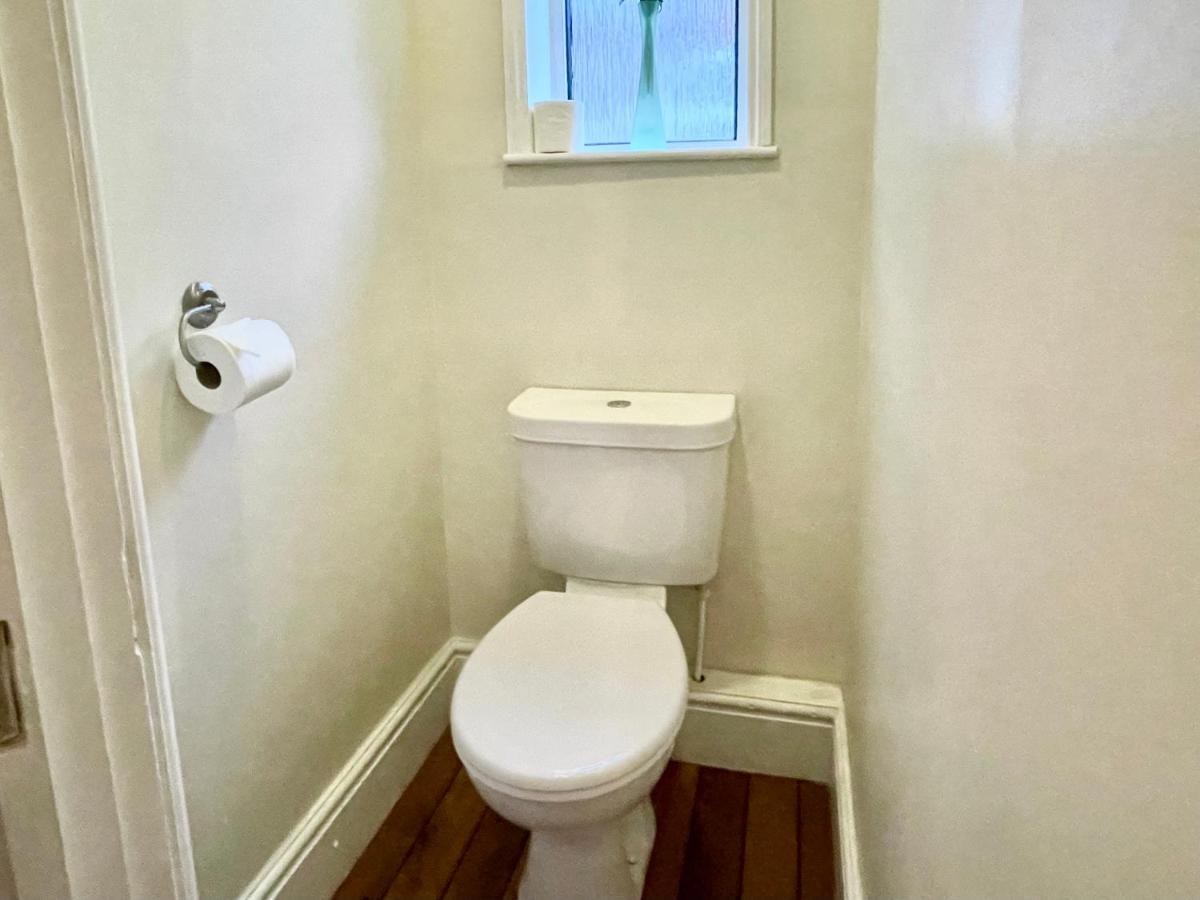 Woodvale Villa York Bagian luar foto