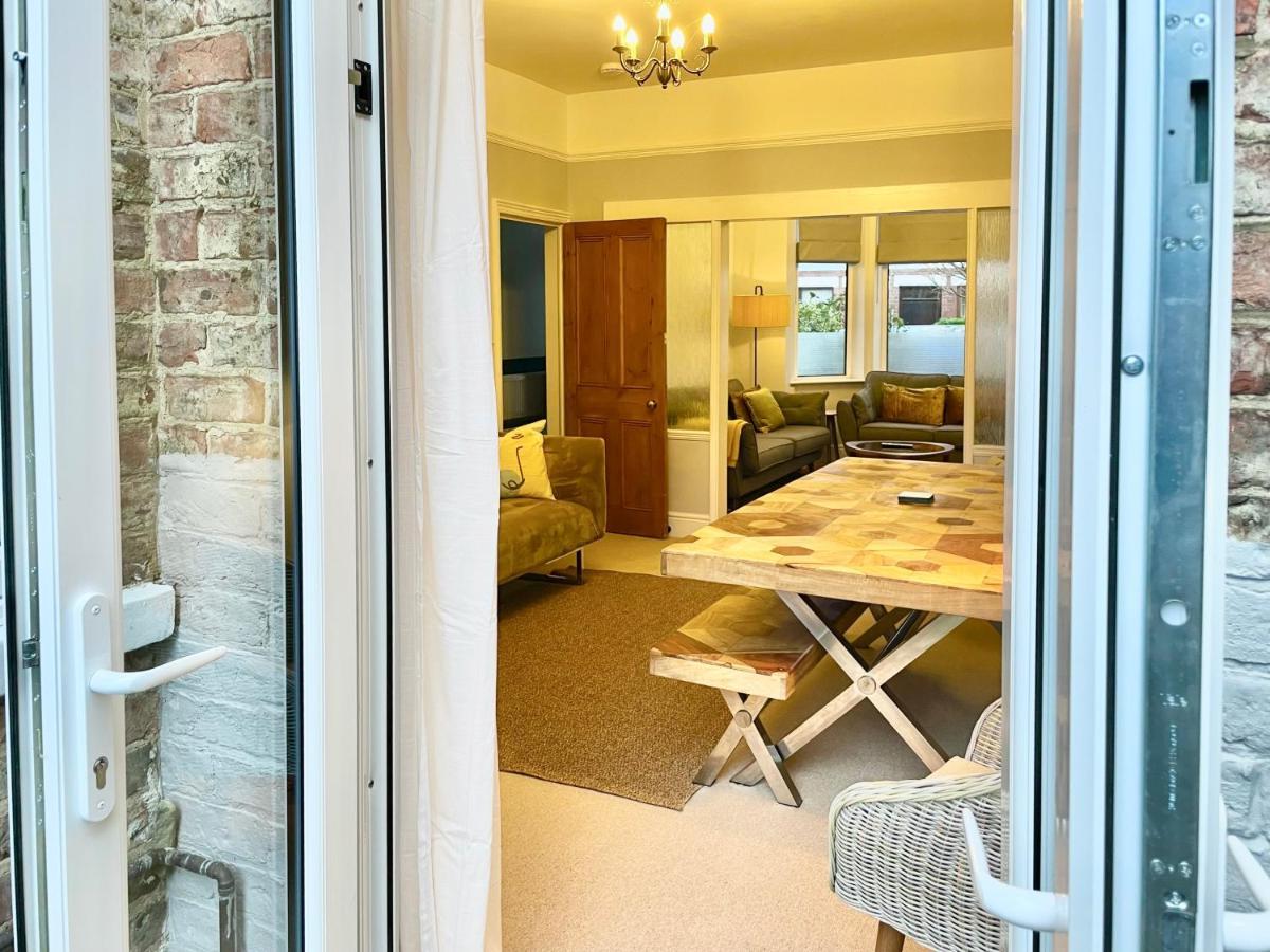 Woodvale Villa York Bagian luar foto