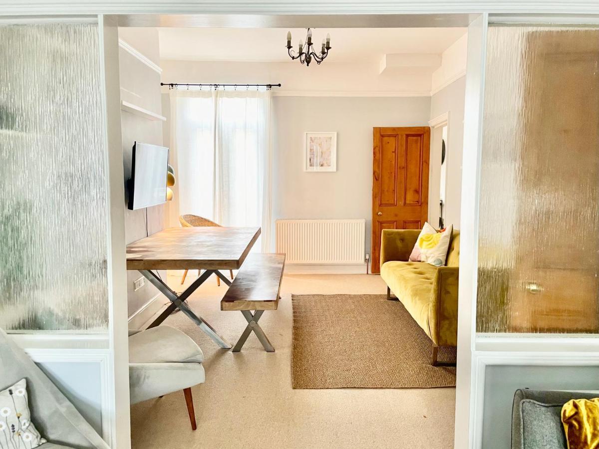 Woodvale Villa York Bagian luar foto