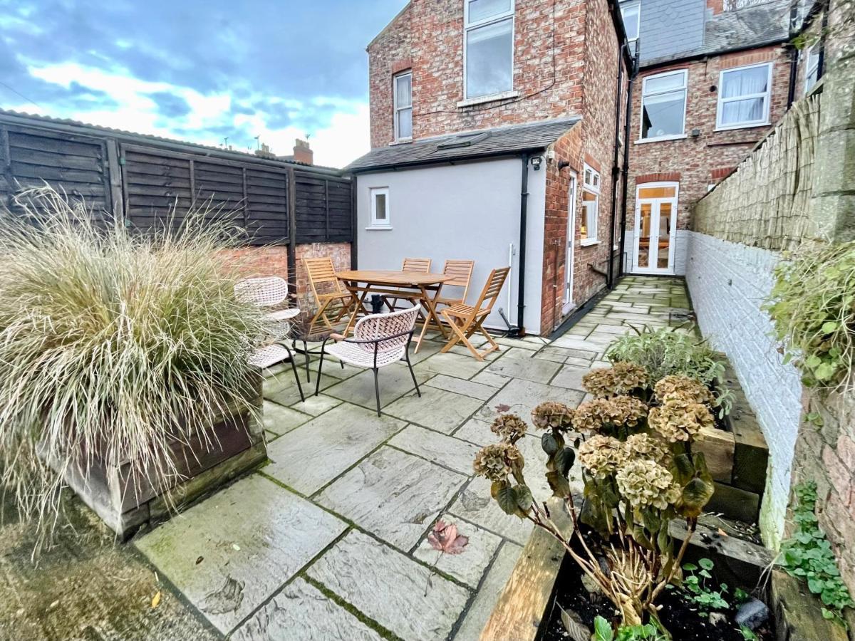 Woodvale Villa York Bagian luar foto