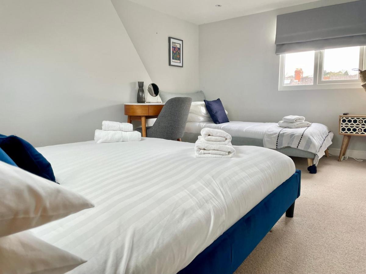 Woodvale Villa York Bagian luar foto