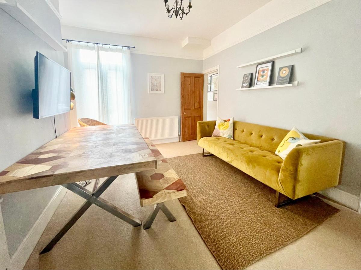 Woodvale Villa York Bagian luar foto